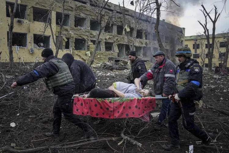 Attack on Ukrainian hospital draws outrage as talks stall
