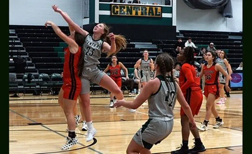 CCC women's basketball team dominates in Monday win
