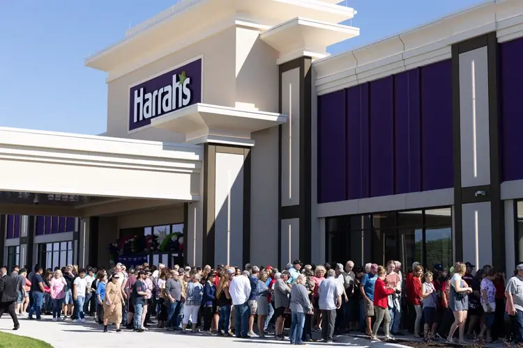 Harrah's in Columbus opens its doors to public