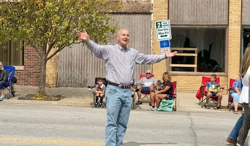 Ricketts Welcomes Return Of Parades