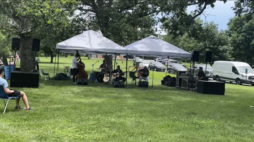 Residents line Wildwood Park for Nebraska City
Community Picnic