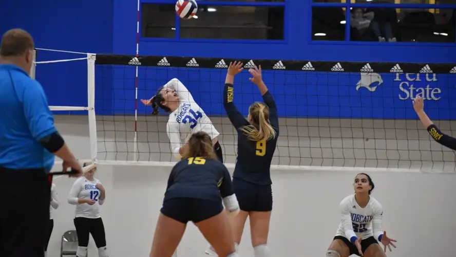 Peru State volleyball has tough weekend in Kansas