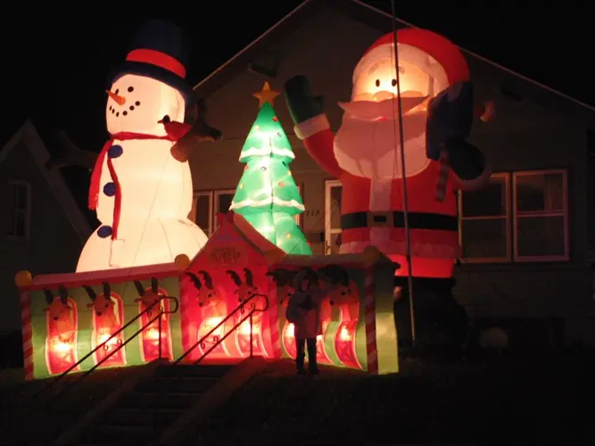 Omaha behavioral health specialist shares advice on dealing with holiday stress