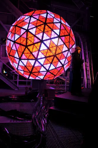 Ralston hosting New Year’s ball drop