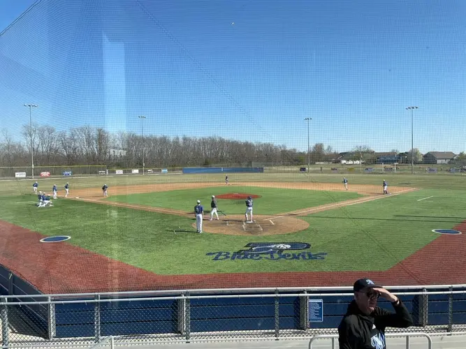 Iverson tosses complete game, shuts down No. 1 Malcolm