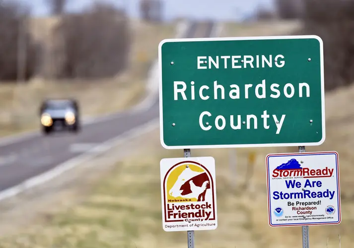 Roadblocked: A Nebraska county and its road workers have been stuck bargaining for years. It’s costing thousands.