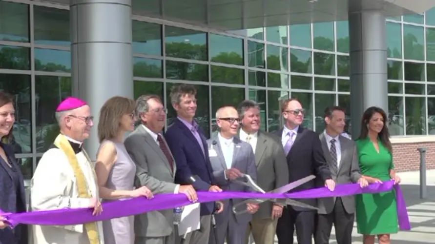 Madonna Rehabilitation Hospitals cuts ribbon, celebrating new Lincoln hospital wing addition
