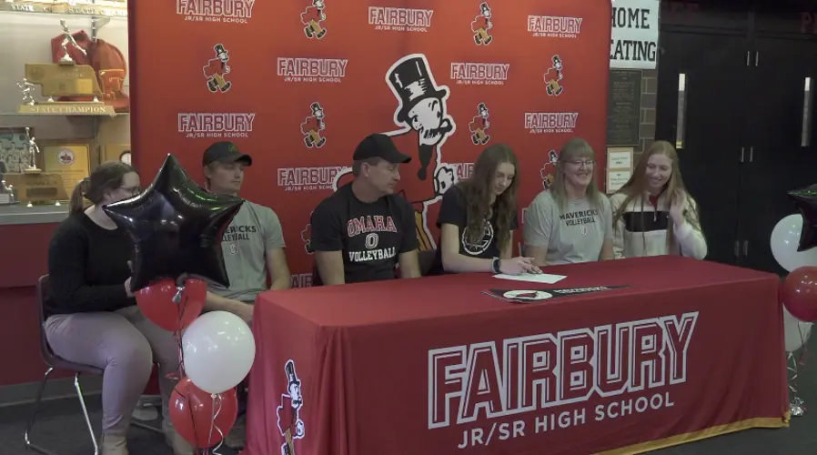Fairbury's Huss signs with UNO volleyball on signing day