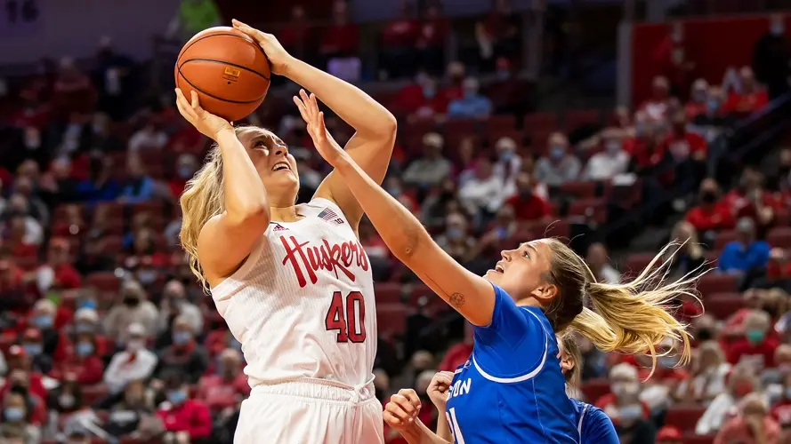 Huskers bitten by Bulldogs