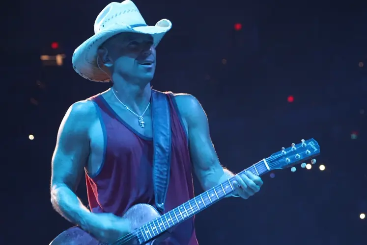 Chesney coming to Lincoln in May