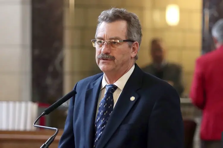 Nebraska lawmakers pass bill that includes clean hydrogen hub support