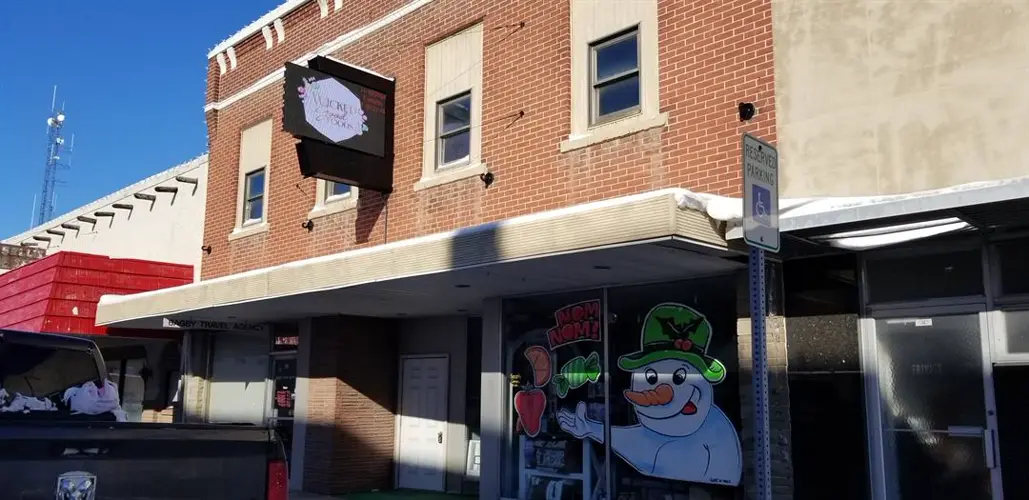 Downtown Beatrice building getting historic help, for roof replacement