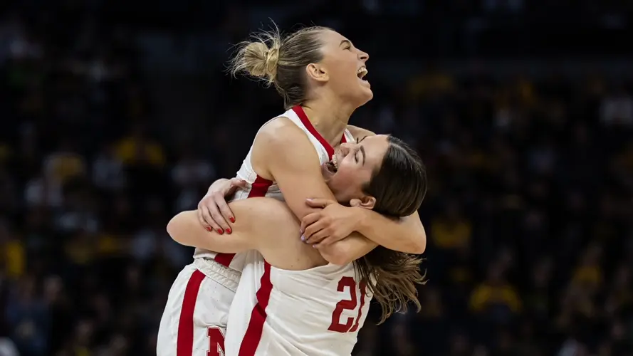 Shelley shoots Huskers into Big Ten title game