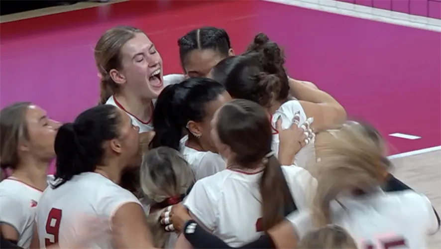 Huskers sweep Badgers for senior night win