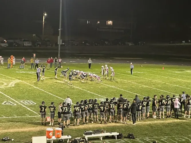 #10 Thayer Central coasts past #23 Perkins County in first round of 2025 D1 football playoffs