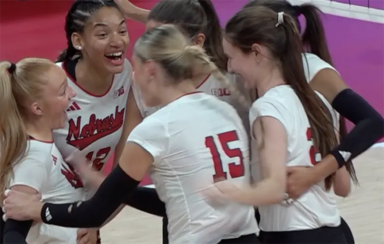 Huskers sweep Iowa, clinch share of Big Ten title