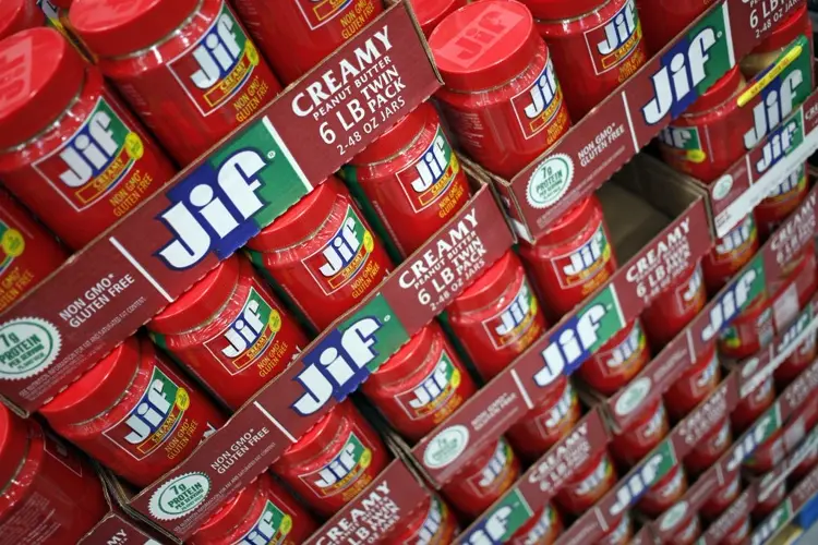 Productos de mantequilla de cacahuate marca Jif vinculados a salmonella