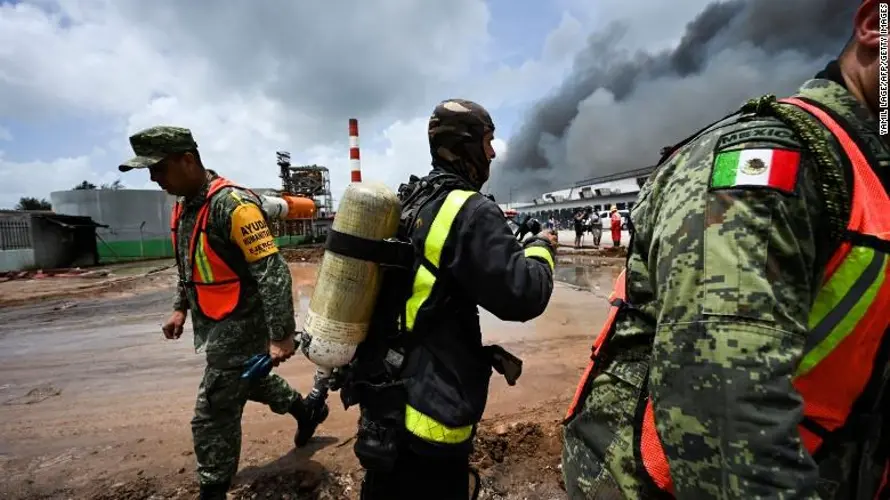 Investigadores no logran identificar los restos de 14 bomberos desaparecido en el incendio en Matanzas, Cuba
