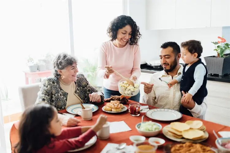 8 consejos para evitar subir de peso durante las fiestas