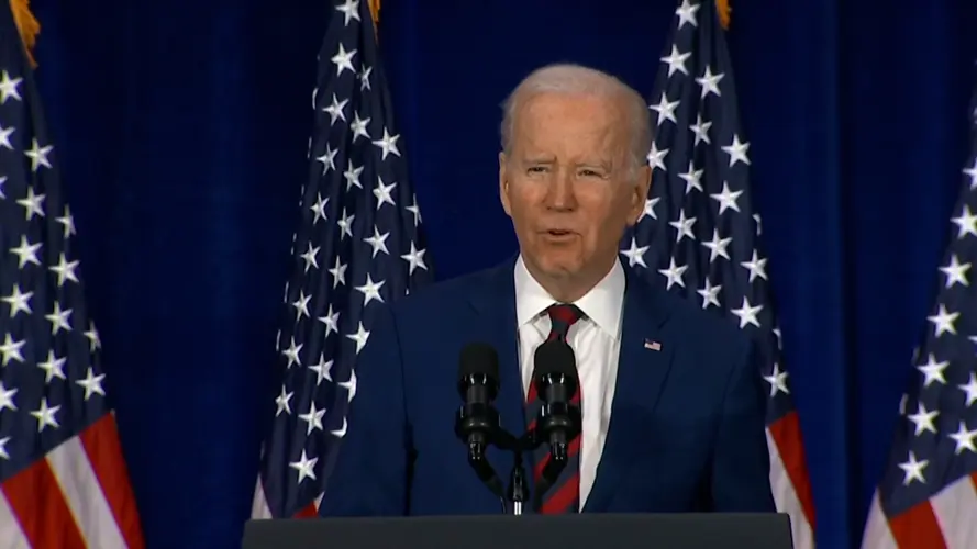 Biden firma orden ejecutiva para control de armas de fuego