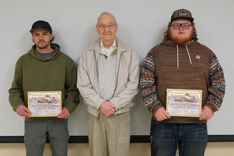 Estudiantes de colegio Central Community College en Hastings reciben becas
