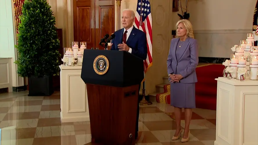 Presidente Biden conmemora primer aniversario de la tragedia en Uvalde, Texas