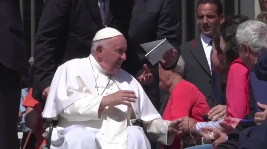 El Vaticano informa que el papa Francisco se encuentra en estado grave