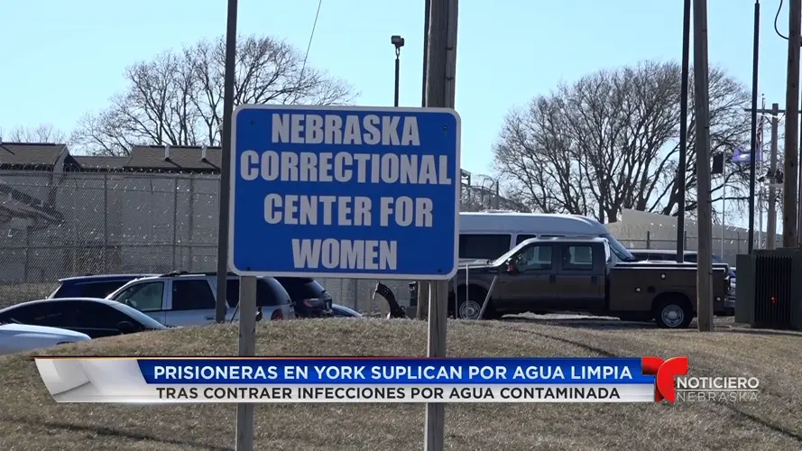 Prisioneras en York suplican por agua limpia tras contraer infecciones por agua contaminada