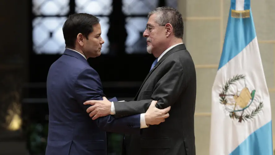 Guatemala acepta aumento del número de vuelos con deportados desde Estados Unidos tras reunión con Marco Rubio
