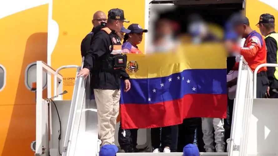 Llegan a Venezuela más de 200 migrantes venezolanos procedentes de México
