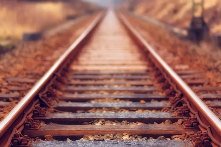Un tren atropella y mata a un hombre en Wood River