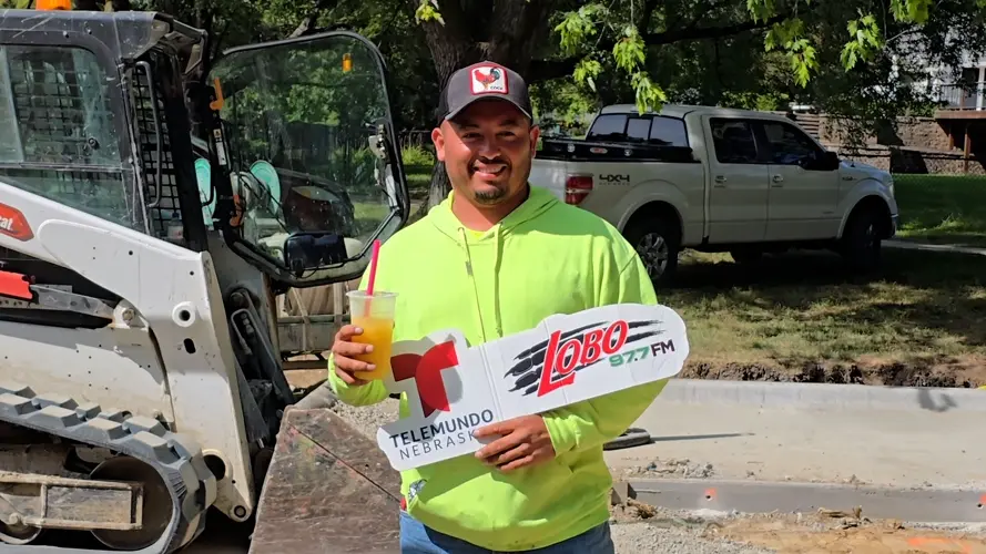 Trabajadores disfrutaron de La Lonchera de Lobo 97.7 y Telemundo Nebraska