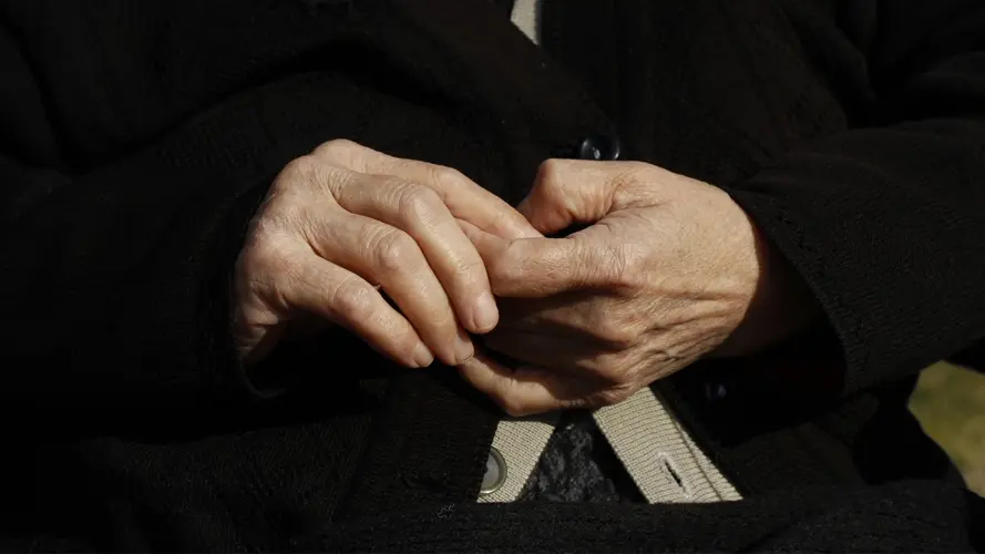 Nuevos hallazgos sobre el Alzheimer destacan riesgos ambientales y beneficios del ejercicio