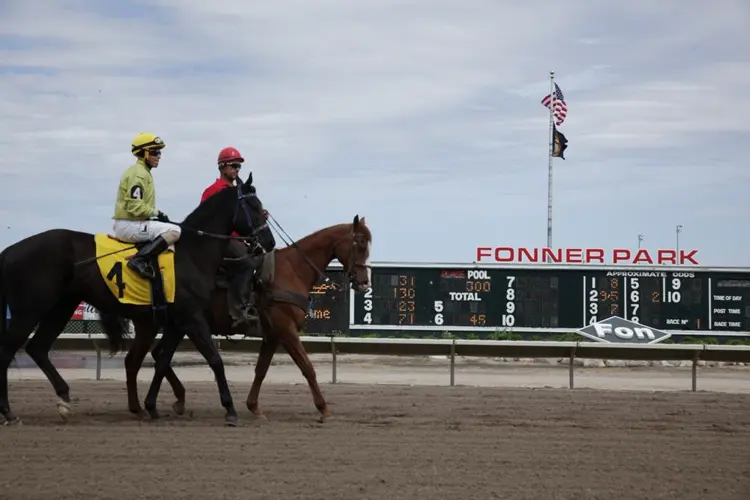 Nebraska se apresura a construir pistas de caballos pese a poca afluencia