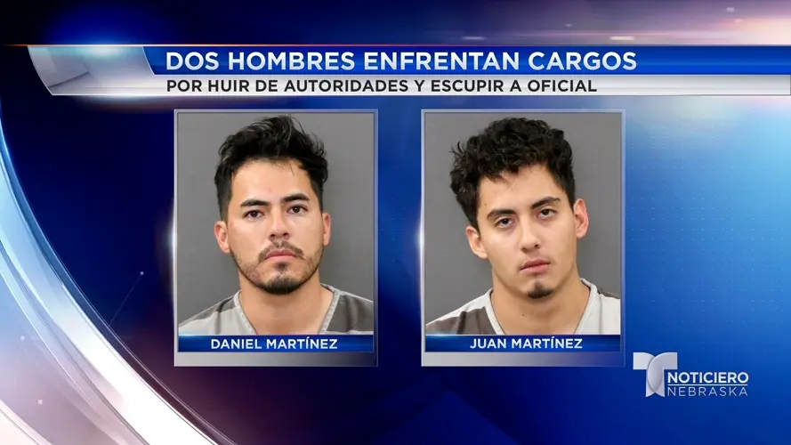 Dos hombres enfrentan cargos por huir de autoridades y escupir a oficial