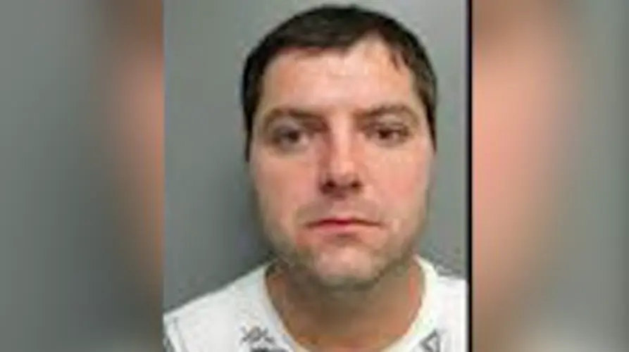Arrestan hombre de Lexington por amenazar a una familia del condado de Dawson con un machete
