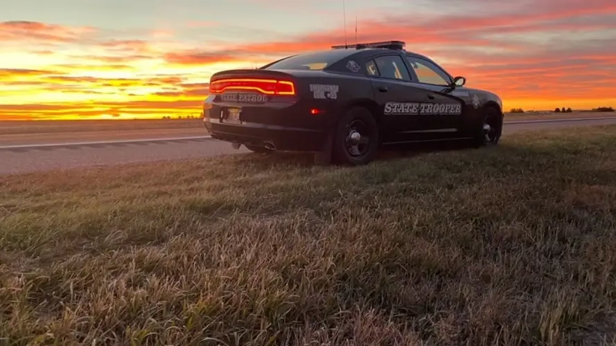 Encuentran sospechoso de homicidio en Denver en el condado de Dawson, pasajero fallecido