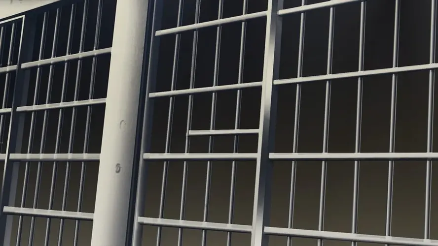 Arrestan a dos miembros del personal penitenciario de Nebraska por "actos ilegales"