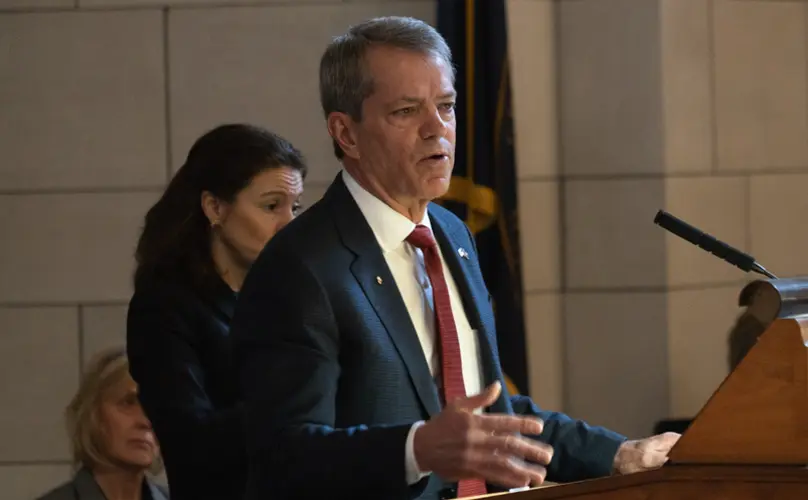 Gobernador de Nebraska quiere reducir impuestos sobre la propiedad