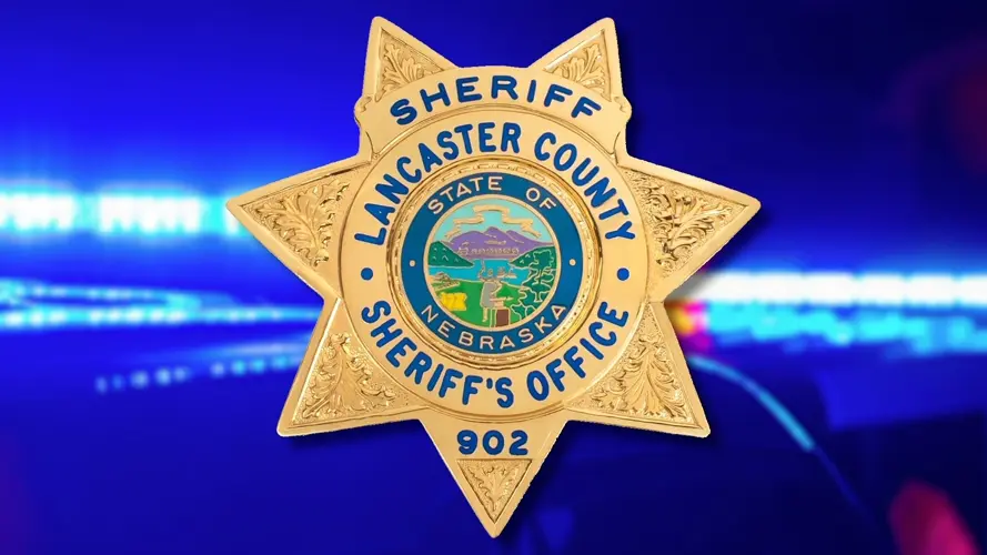 Oficiales del Condado de Lancaster buscan a sospechosos de vandalismo vehicular