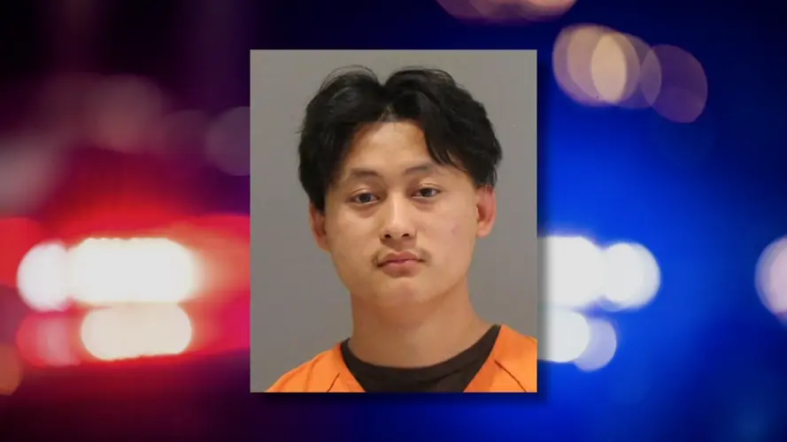 Hombre acusado de intentar irrumpir en una casa de Omaha con un machete