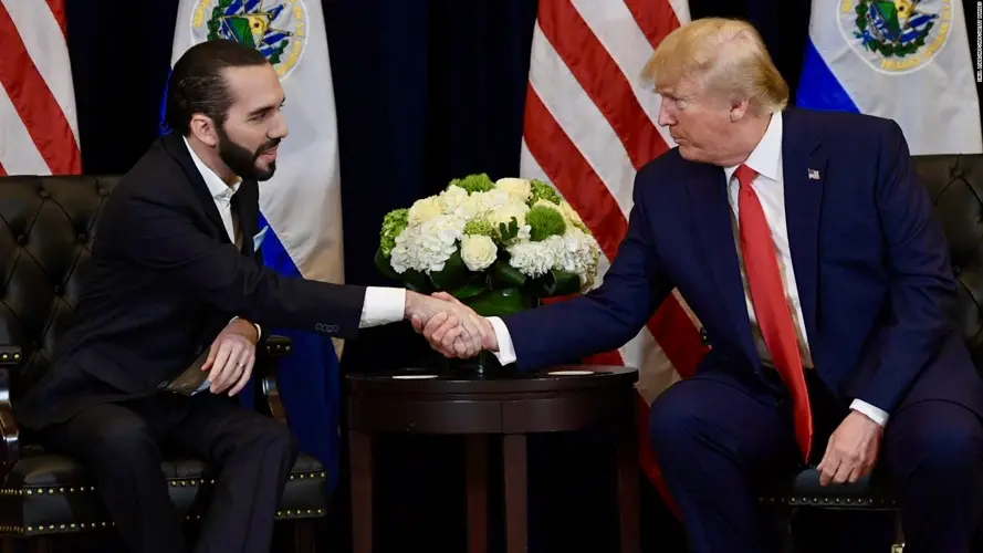 EE.UU. deporta a presuntos pandilleros a El Salvador previo a encuentro entre Trump y Bukele