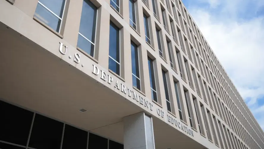 La Oficina de Derechos Civiles investiga a 5 universidades por becas para indocumentados