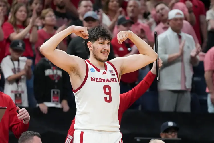 Vanderbilt braces for a 'road game' in NCAA Tournament as Nebraska fans flood Oklahoma City