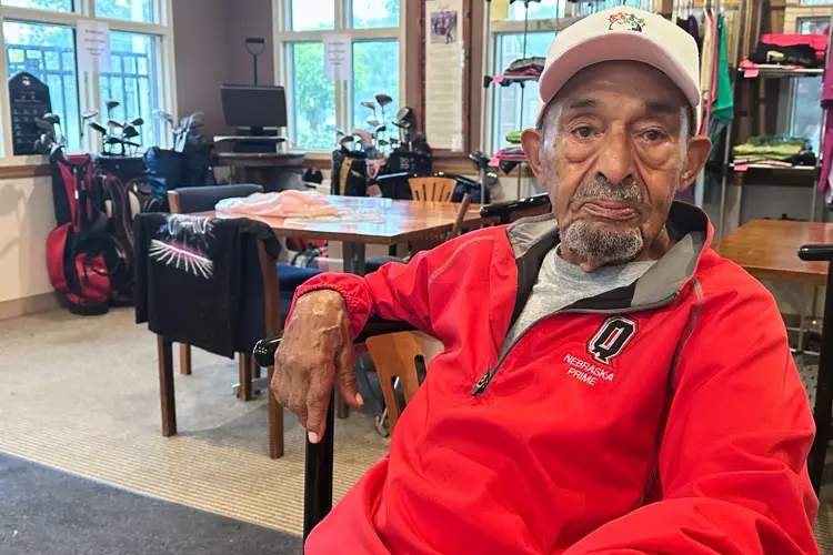 103-year-old Omaha man discovers passion for golf late in life, still chases birdies and beats pals
