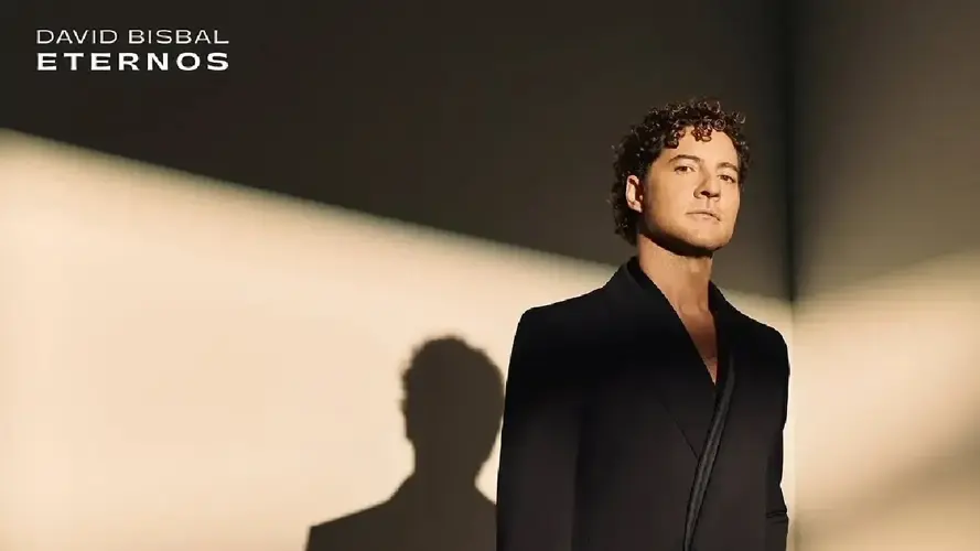David Bisbal revive los grandes clásicos del pop en español con “Eternos”