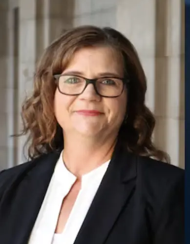 El gobernador Pillen nombra a Huxoll juez del Tribunal del Condado de Lancaster