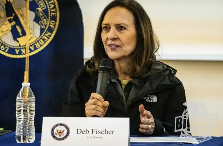 Senado aprueba el proyecto de ley de Fischer para agilizar la ayuda por incendios forestales a los productores de Nebraska
