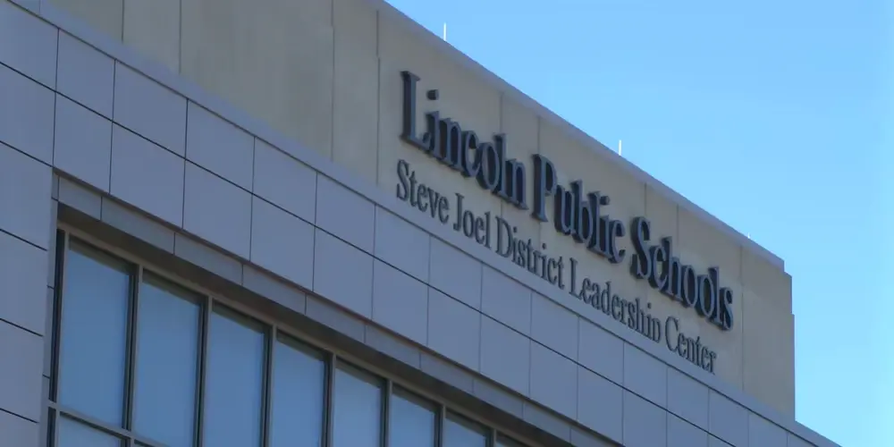 Escuelas de Lincoln instalarán detectores de vapeo en baños de secundaria