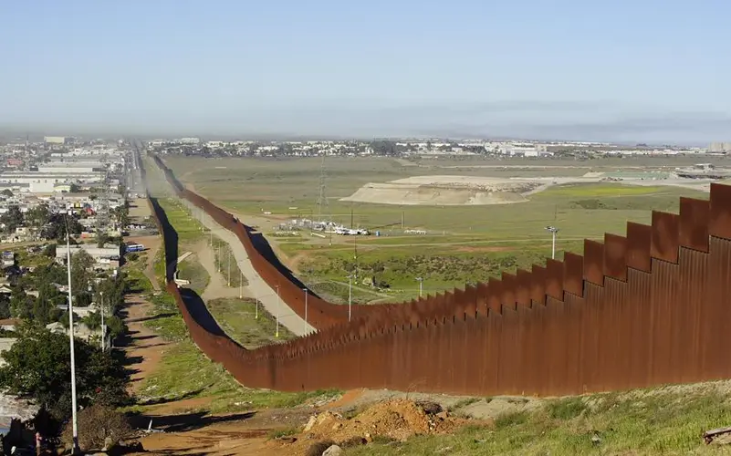 Empresa de Omaha pagará $10 millones por caso de sobornos en la frontera México-EE.UU.